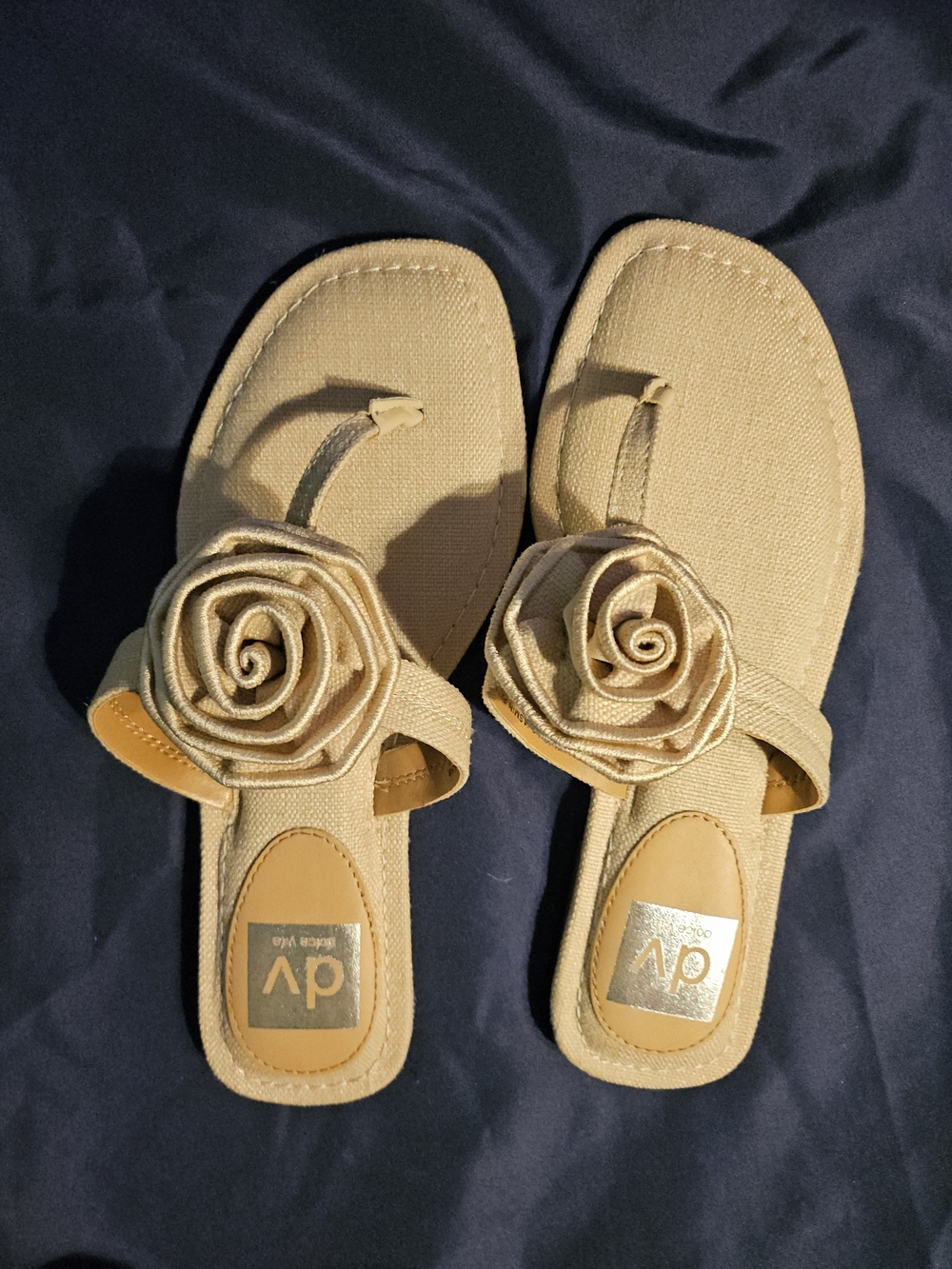 DV by Dolce Vita Beige Rose Toe-Loop Sandals for Women 6.5 Nwb